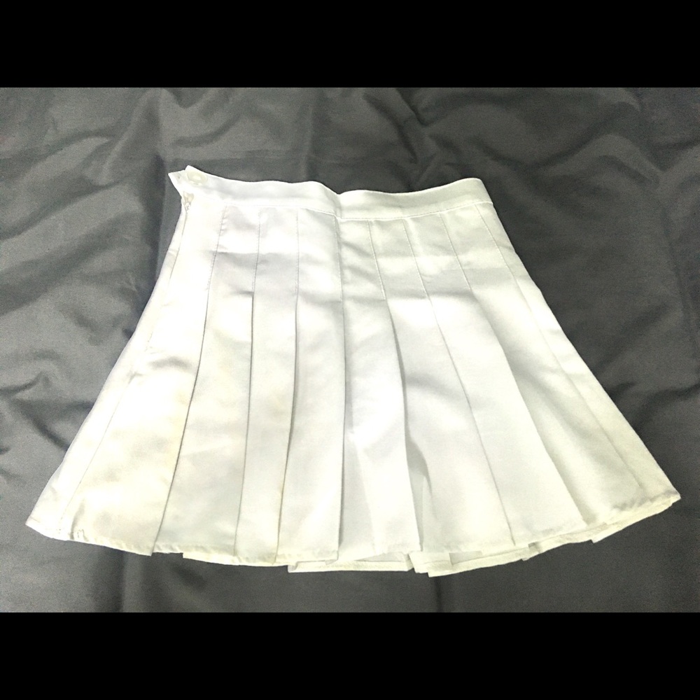Cute pleated xs white skirt skort